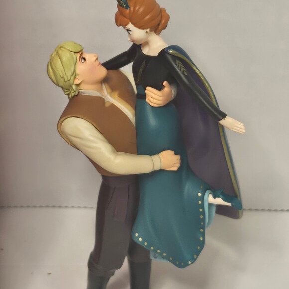 2022 Hallmark Keepsake Anna and Kristoff Disney Frozen 2 Christmas Tree Ornament - Picture 4 of 8